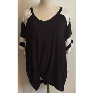 Women's Miss Chievous Short Sleeve Tee Black White Size L